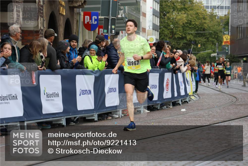 05.10.2025 - 20. swb-Marathon Bremen Strokosch-Dieckow http://msf.ph/oto/9221413 05.10.2025 10:38:53 Ziel 10967 meine-sportfotos.de