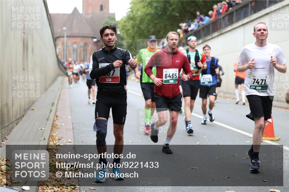 05.10.2025 - 20. swb-Marathon Bremen Michael Strokosch http://msf.ph/oto/9221433 05.10.2025 12:54:38 Laufen 6465, 20, 3378, 1, 74, 71 meine-sportfotos.de