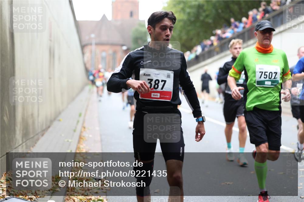 05.10.2025 - 20. swb-Marathon Bremen Michael Strokosch http://msf.ph/oto/9221435 05.10.2025 12:54:40 Laufen 01647, 387, 750 meine-sportfotos.de