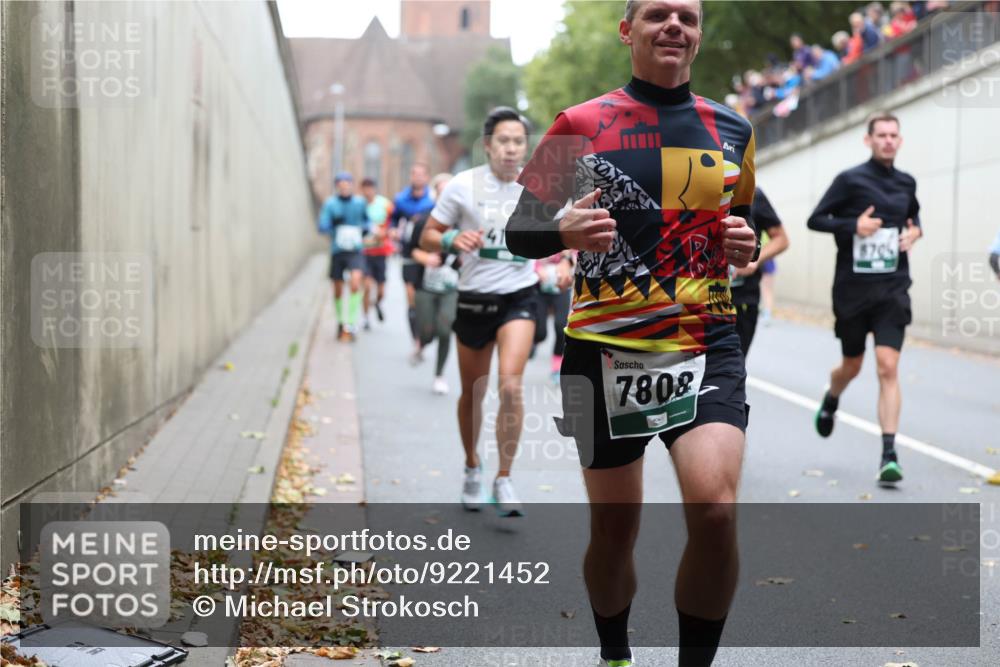 05.10.2025 - 20. swb-Marathon Bremen Michael Strokosch http://msf.ph/oto/9221452 05.10.2025 12:54:48 Laufen 7808, 6706 meine-sportfotos.de