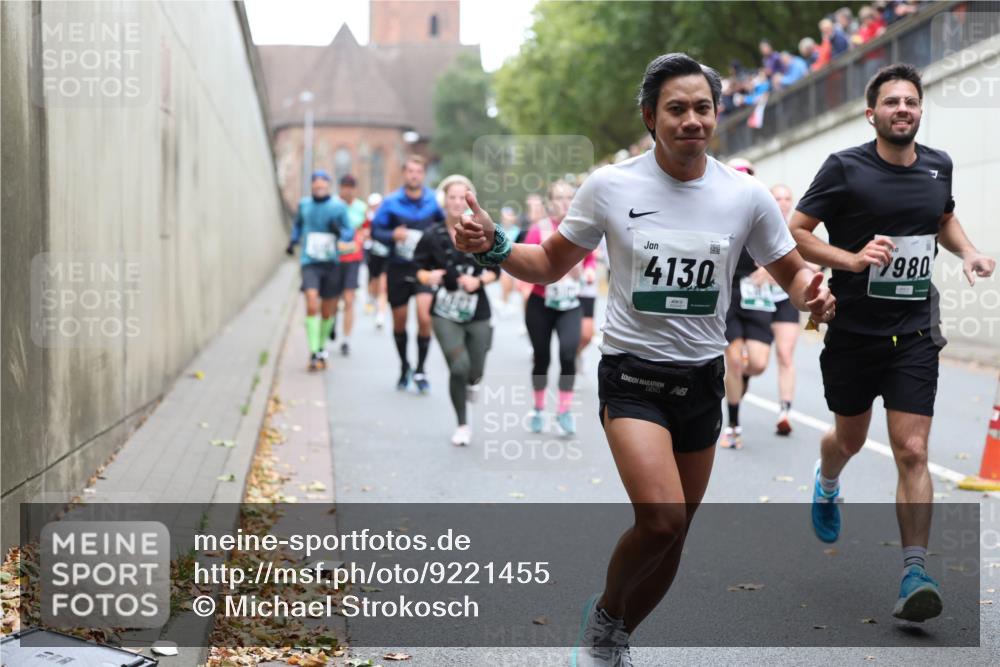 05.10.2025 - 20. swb-Marathon Bremen Michael Strokosch http://msf.ph/oto/9221455 05.10.2025 12:54:49 Laufen 4130, 980 meine-sportfotos.de