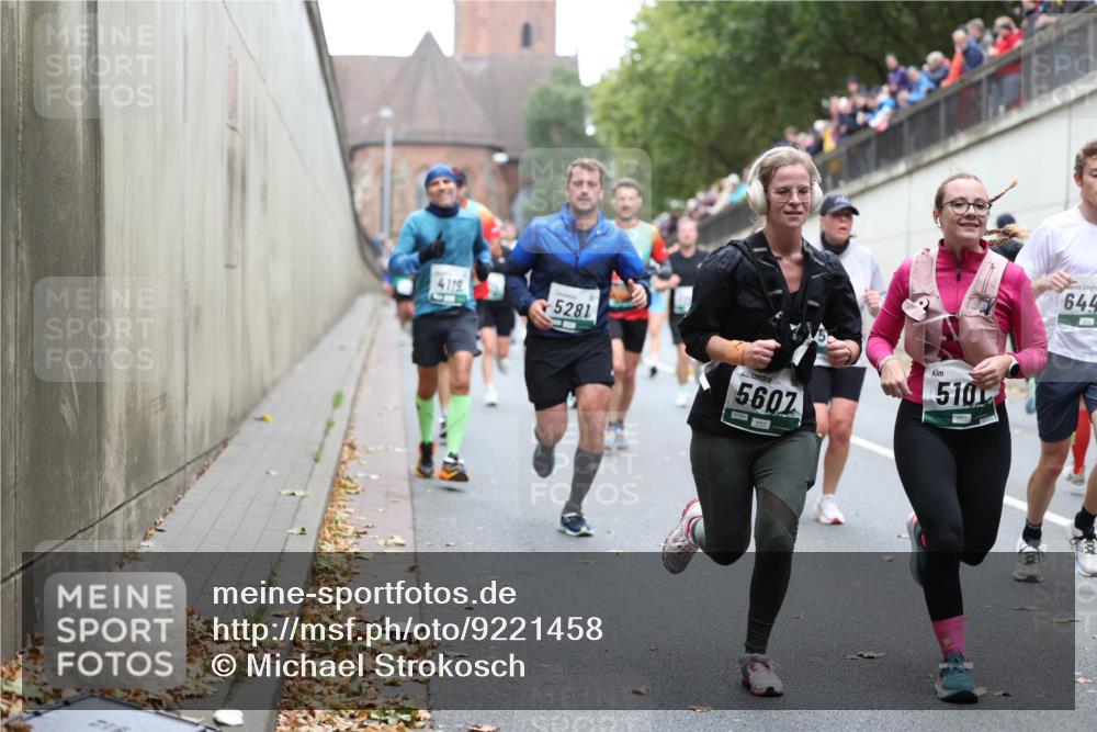 05.10.2025 - 20. swb-Marathon Bremen Michael Strokosch http://msf.ph/oto/9221458 05.10.2025 12:54:50 Laufen 4119, 5281, 5607, 510, 644 meine-sportfotos.de