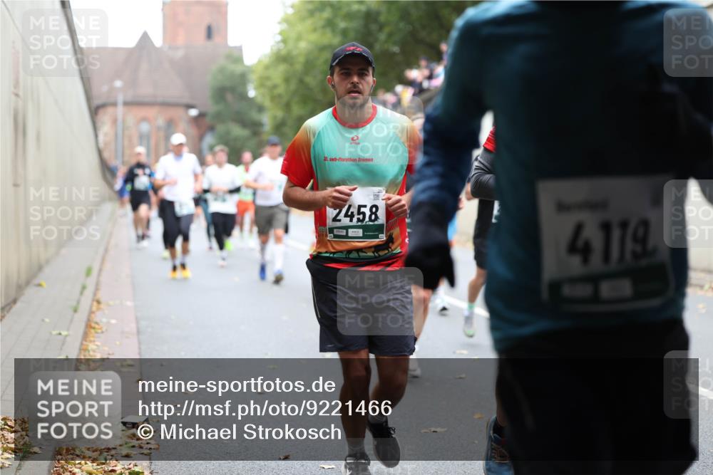 05.10.2025 - 20. swb-Marathon Bremen Michael Strokosch http://msf.ph/oto/9221466 05.10.2025 12:54:54 Laufen 20, 5, 2458, 4119 meine-sportfotos.de
