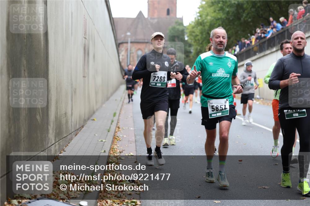 05.10.2025 - 20. swb-Marathon Bremen Michael Strokosch http://msf.ph/oto/9221477 05.10.2025 12:54:59 Laufen 7260, 5851 meine-sportfotos.de