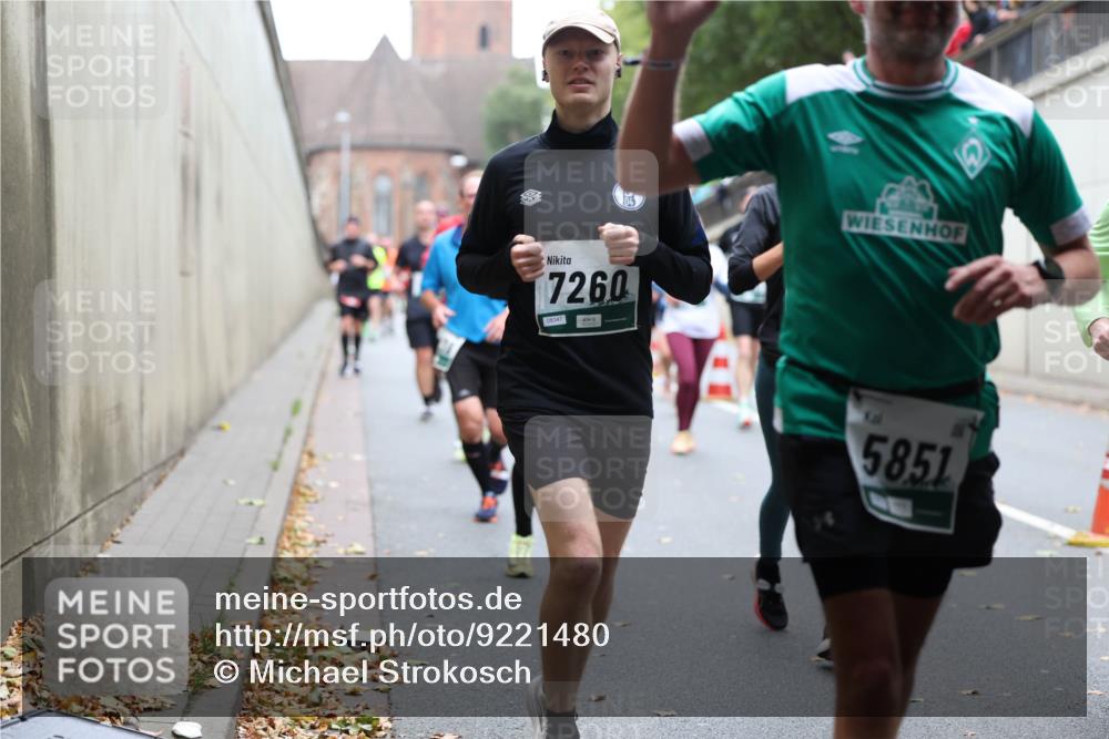 05.10.2025 - 20. swb-Marathon Bremen Michael Strokosch http://msf.ph/oto/9221480 05.10.2025 12:55:00 Laufen 7260, 5851 meine-sportfotos.de