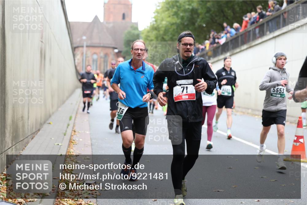 05.10.2025 - 20. swb-Marathon Bremen Michael Strokosch http://msf.ph/oto/9221481 05.10.2025 12:55:01 Laufen 38, 8, 71, 5553 meine-sportfotos.de