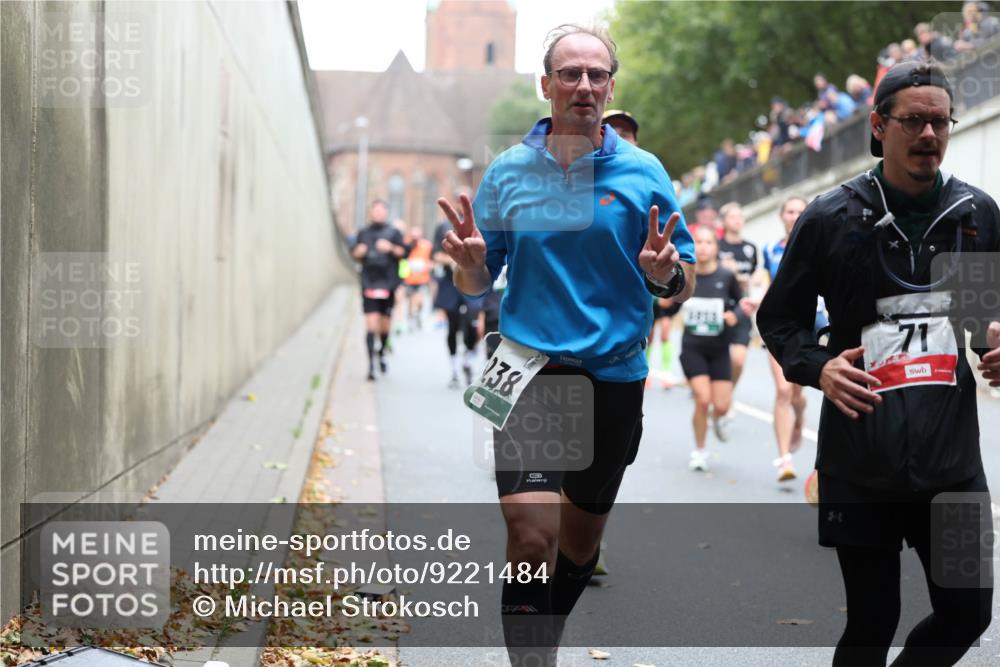 05.10.2025 - 20. swb-Marathon Bremen Michael Strokosch http://msf.ph/oto/9221484 05.10.2025 12:55:02 Laufen 138, 3413, 90, 71 meine-sportfotos.de