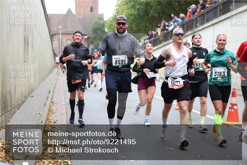 05.10.2025 - 20. swb-Marathon Bremen Michael Strokosch http://msf.ph/oto/9221495 05.10.2025 12:55:06 Laufen 8591, 810, 1071, 586, 3183 meine-sportfotos.de