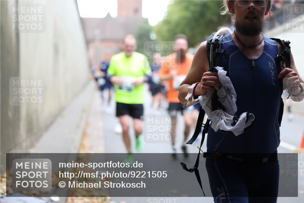 05.10.2025 - 20. swb-Marathon Bremen Michael Strokosch http://msf.ph/oto/9221505 05.10.2025 12:55:11 Laufen  meine-sportfotos.de