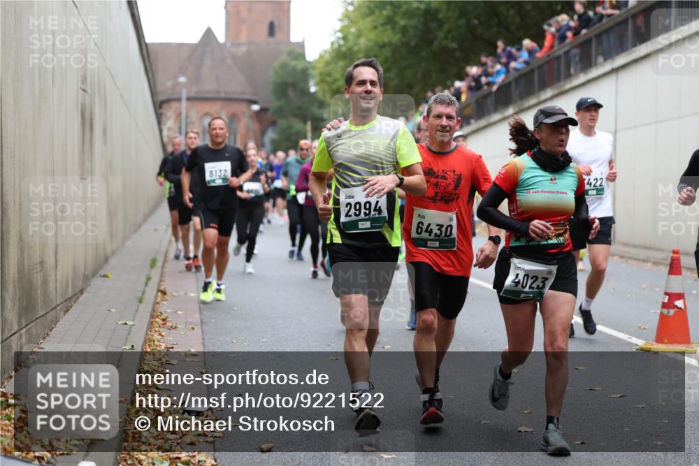 05.10.2025 - 20. swb-Marathon Bremen Michael Strokosch http://msf.ph/oto/9221522 05.10.2025 12:55:18 Laufen 6132, 20, 2994, 6430, 4023, 422 meine-sportfotos.de