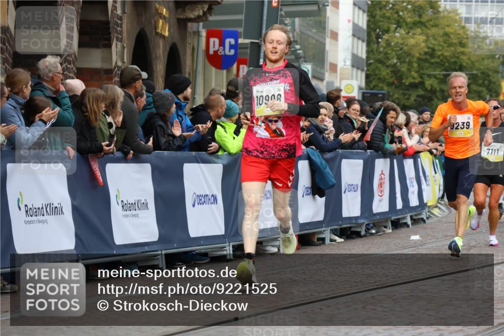 05.10.2025 - 20. swb-Marathon Bremen Strokosch-Dieckow http://msf.ph/oto/9221525 05.10.2025 10:39:18 Ziel 7111, 9239, 9863, 10908, 11067, 11343 meine-sportfotos.de