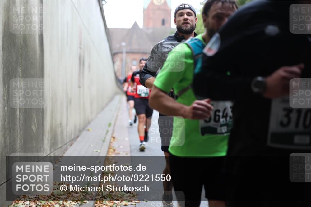 05.10.2025 - 20. swb-Marathon Bremen Michael Strokosch http://msf.ph/oto/9221550 05.10.2025 12:55:30 Laufen 643, 310 meine-sportfotos.de
