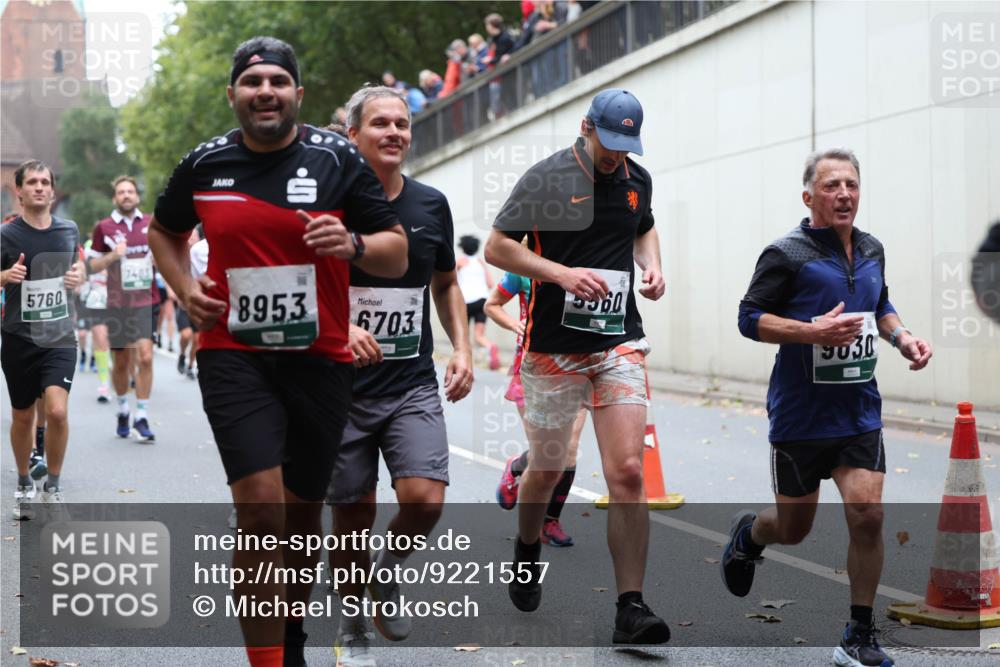 05.10.2025 - 20. swb-Marathon Bremen Michael Strokosch http://msf.ph/oto/9221557 05.10.2025 12:55:33 Laufen 5760, 7405, 8953, 6703, 5560, 9030 meine-sportfotos.de