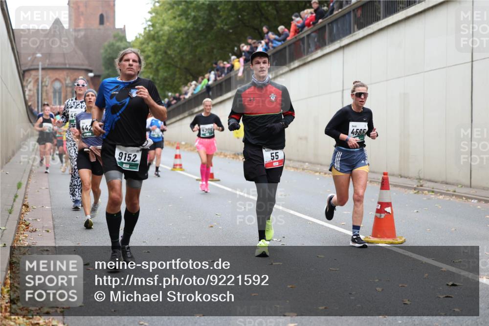 05.10.2025 - 20. swb-Marathon Bremen Michael Strokosch http://msf.ph/oto/9221592 05.10.2025 12:55:44 Laufen 145, 9152, 55, 4565 meine-sportfotos.de