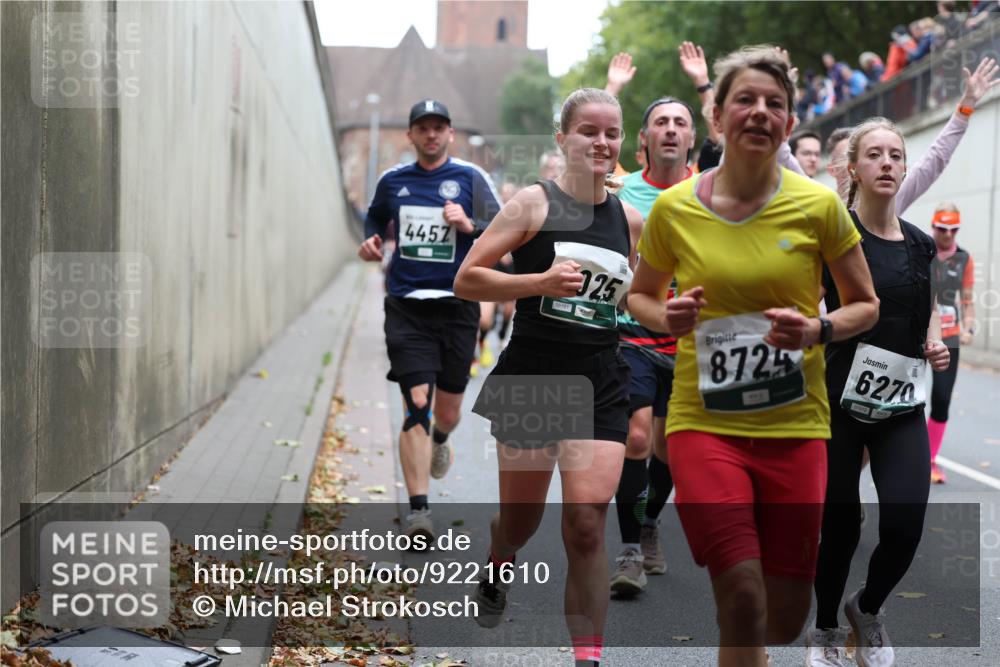 05.10.2025 - 20. swb-Marathon Bremen Michael Strokosch http://msf.ph/oto/9221610 05.10.2025 12:55:51 Laufen 4457, 05161, 25, 8725, 6270, 07872 meine-sportfotos.de
