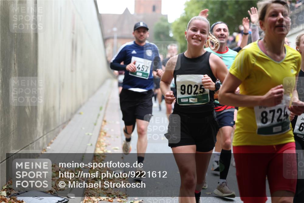 05.10.2025 - 20. swb-Marathon Bremen Michael Strokosch http://msf.ph/oto/9221612 05.10.2025 12:55:51 Laufen 457, 9025, 05161, 8725, 6, 07872 meine-sportfotos.de