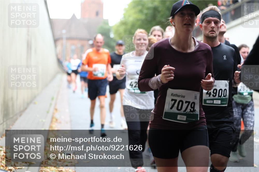 05.10.2025 - 20. swb-Marathon Bremen Michael Strokosch http://msf.ph/oto/9221626 05.10.2025 12:55:57 Laufen 42, 7079, 4900, 2635 meine-sportfotos.de