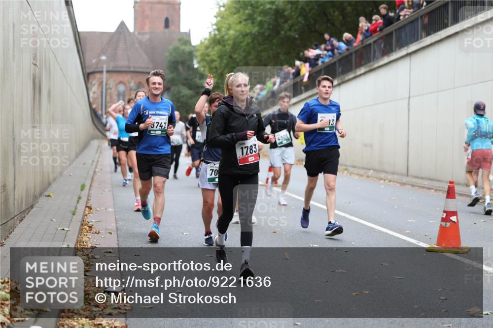 05.10.2025 - 20. swb-Marathon Bremen Michael Strokosch http://msf.ph/oto/9221636 05.10.2025 12:56:00 Laufen 742, 70, 1783, 4306 meine-sportfotos.de