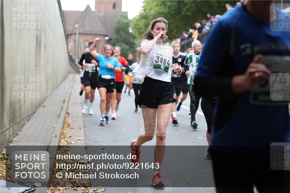 05.10.2025 - 20. swb-Marathon Bremen Michael Strokosch http://msf.ph/oto/9221643 05.10.2025 12:56:03 Laufen 3984, 674 meine-sportfotos.de