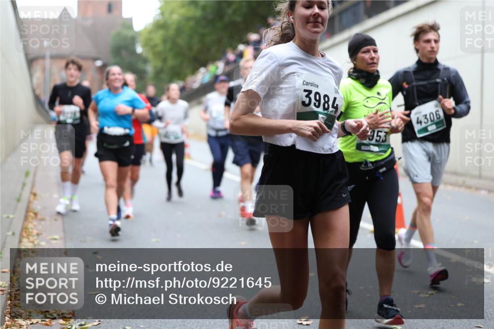 05.10.2025 - 20. swb-Marathon Bremen Michael Strokosch http://msf.ph/oto/9221645 05.10.2025 12:56:03 Laufen 3984, 953, 4306 meine-sportfotos.de