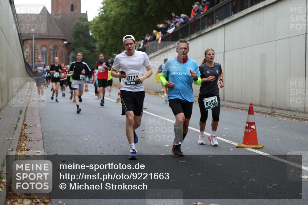05.10.2025 - 20. swb-Marathon Bremen Michael Strokosch http://msf.ph/oto/9221663 05.10.2025 12:56:09 Laufen 817, 6586 meine-sportfotos.de