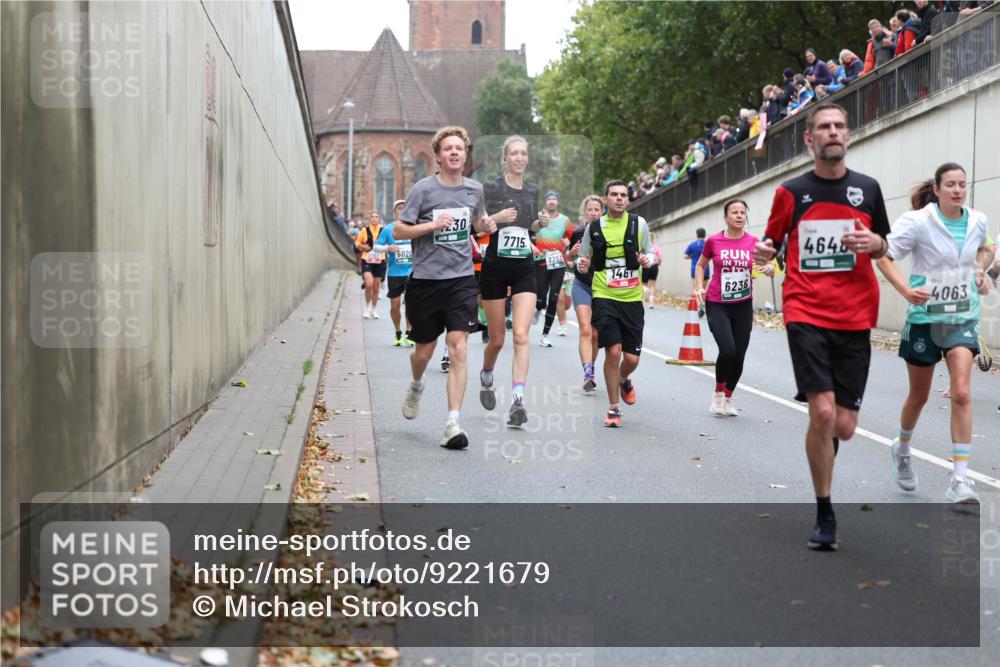 05.10.2025 - 20. swb-Marathon Bremen Michael Strokosch http://msf.ph/oto/9221679 05.10.2025 12:56:14 Laufen 5020, 30, 7715, 7351, 1467, 6236, 4648, 4063 meine-sportfotos.de