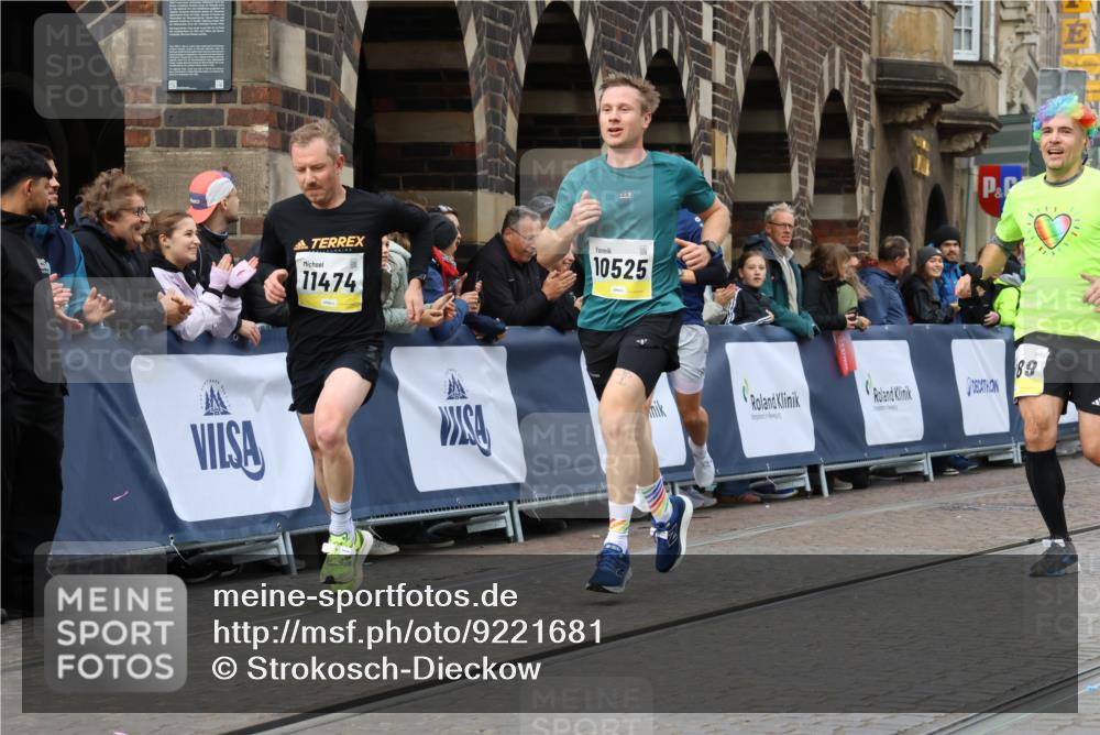 05.10.2025 - 20. swb-Marathon Bremen Strokosch-Dieckow http://msf.ph/oto/9221681 05.10.2025 10:39:37 Ziel 9289, 9671, 10525, 11349, 11418, 11474 meine-sportfotos.de