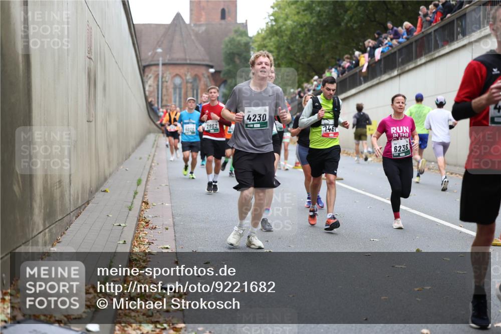 05.10.2025 - 20. swb-Marathon Bremen Michael Strokosch http://msf.ph/oto/9221682 05.10.2025 12:56:15 Laufen 2962, 5020, 4230, 146, 6236 meine-sportfotos.de