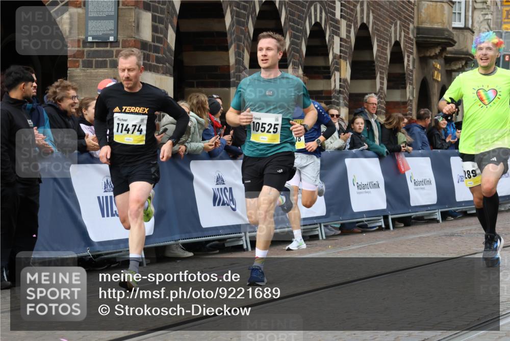 05.10.2025 - 20. swb-Marathon Bremen Strokosch-Dieckow http://msf.ph/oto/9221689 05.10.2025 10:39:38 Ziel 9289, 9671, 10525, 10753, 11349, 11418, 11474 meine-sportfotos.de