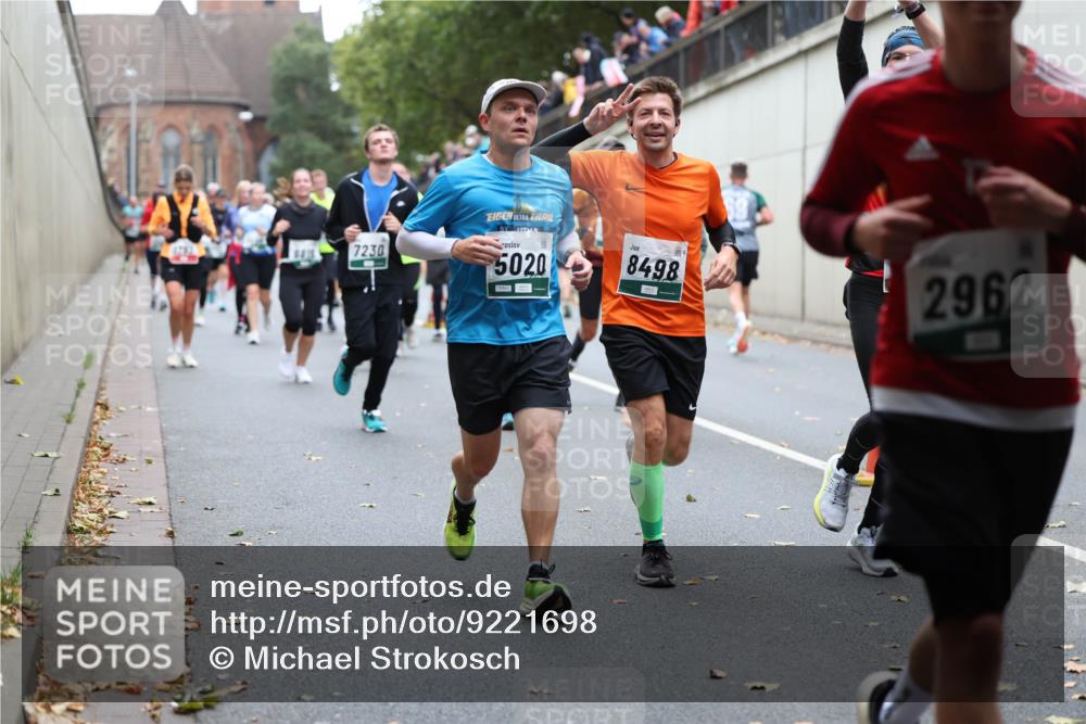 05.10.2025 - 20. swb-Marathon Bremen Michael Strokosch http://msf.ph/oto/9221698 05.10.2025 12:56:19 Laufen 7230, 5020, 8498, 2962 meine-sportfotos.de