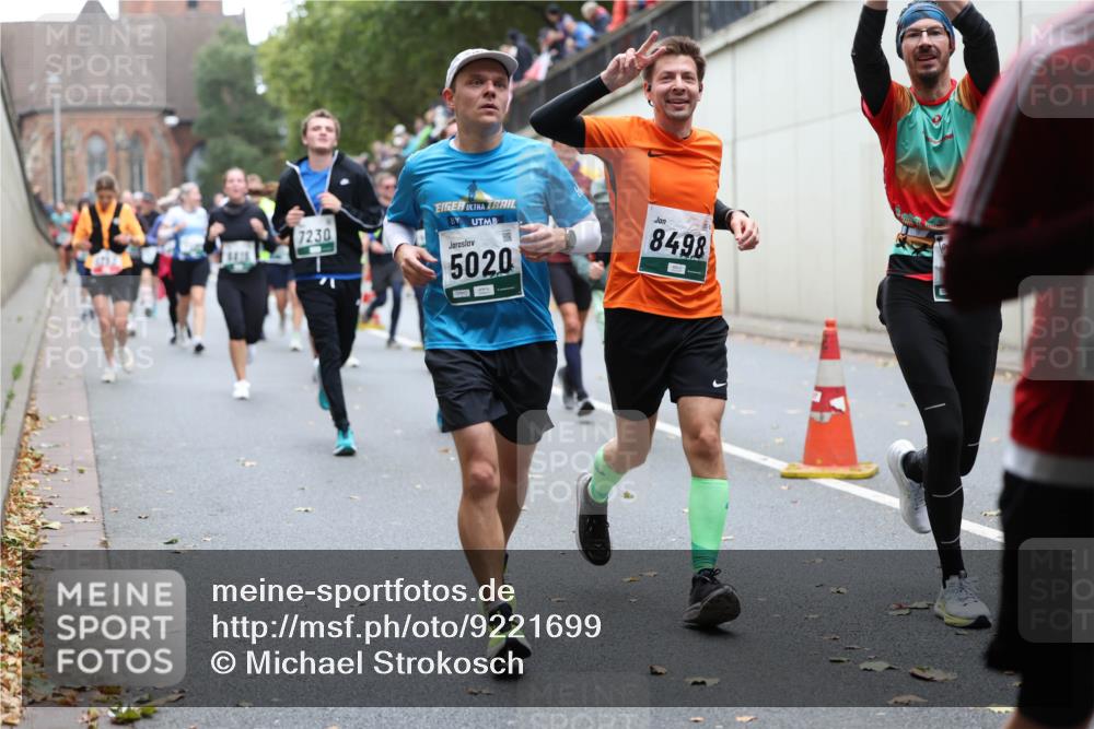 05.10.2025 - 20. swb-Marathon Bremen Michael Strokosch http://msf.ph/oto/9221699 05.10.2025 12:56:19 Laufen 7230, 5020, 8498 meine-sportfotos.de