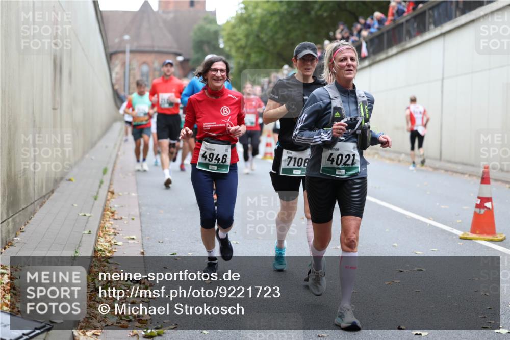 05.10.2025 - 20. swb-Marathon Bremen Michael Strokosch http://msf.ph/oto/9221723 05.10.2025 12:56:27 Laufen 4946, 7106, 4021 meine-sportfotos.de