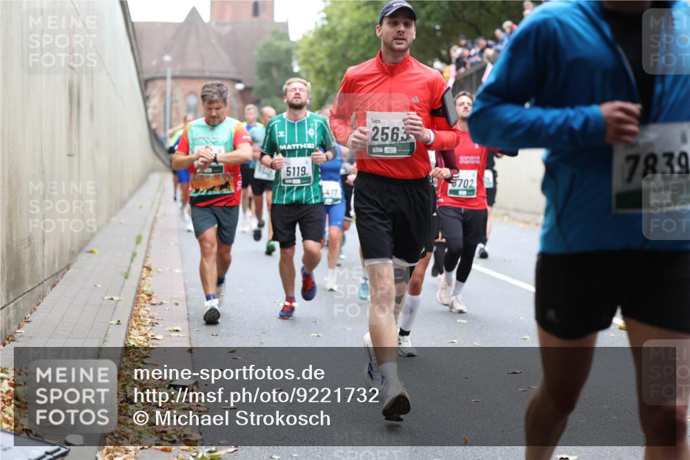 05.10.2025 - 20. swb-Marathon Bremen Michael Strokosch http://msf.ph/oto/9221732 05.10.2025 12:56:31 Laufen 5119, 1417, 2563, 702, 7839 meine-sportfotos.de
