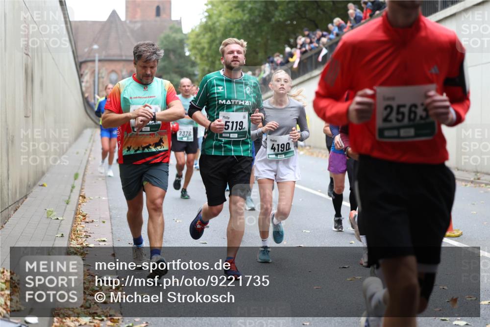 05.10.2025 - 20. swb-Marathon Bremen Michael Strokosch http://msf.ph/oto/9221735 05.10.2025 12:56:32 Laufen 20, 2378, 5119, 4190, 2563 meine-sportfotos.de