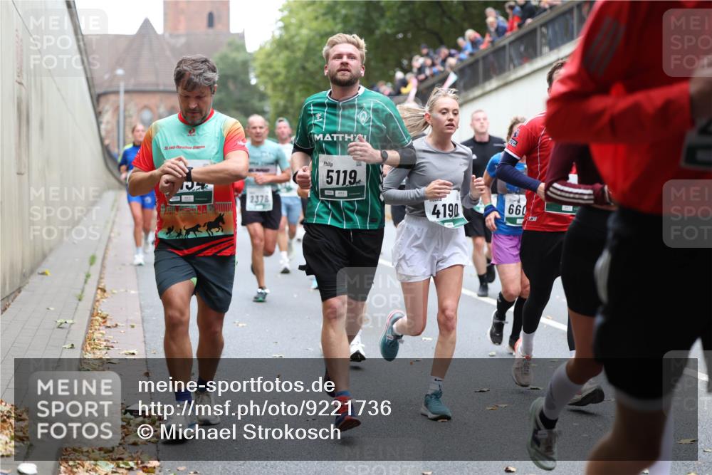 05.10.2025 - 20. swb-Marathon Bremen Michael Strokosch http://msf.ph/oto/9221736 05.10.2025 12:56:32 Laufen 20, 2378, 5119, 4190, 660 meine-sportfotos.de