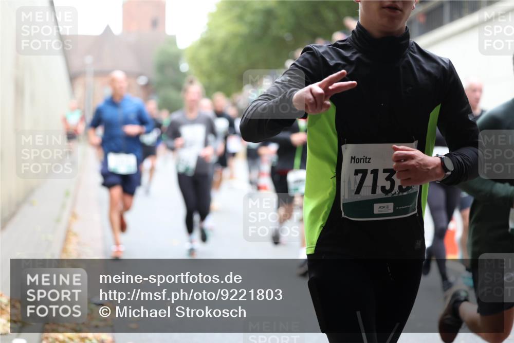 05.10.2025 - 20. swb-Marathon Bremen Michael Strokosch http://msf.ph/oto/9221803 05.10.2025 12:56:57 Laufen 713 meine-sportfotos.de