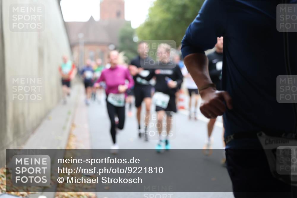 05.10.2025 - 20. swb-Marathon Bremen Michael Strokosch http://msf.ph/oto/9221810 05.10.2025 12:57:00 Laufen 69 meine-sportfotos.de