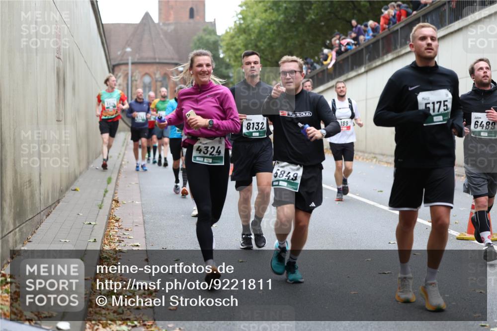 05.10.2025 - 20. swb-Marathon Bremen Michael Strokosch http://msf.ph/oto/9221811 05.10.2025 12:57:00 Laufen 4324, 8132, 189, 5849, 5175, 6489 meine-sportfotos.de