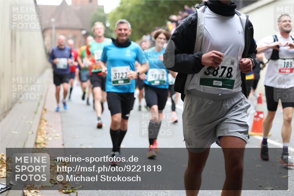 05.10.2025 - 20. swb-Marathon Bremen Michael Strokosch http://msf.ph/oto/9221819 05.10.2025 12:57:04 Laufen 189, 3878, 3127, 3643 meine-sportfotos.de