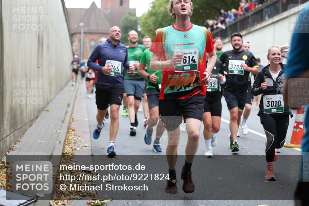 05.10.2025 - 20. swb-Marathon Bremen Michael Strokosch http://msf.ph/oto/9221824 05.10.2025 12:57:05 Laufen 45, 20, 614, 92, 3780, 3010 meine-sportfotos.de