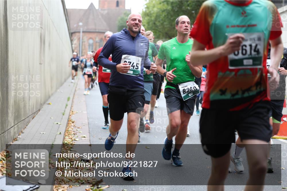 05.10.2025 - 20. swb-Marathon Bremen Michael Strokosch http://msf.ph/oto/9221827 05.10.2025 12:57:06 Laufen 745, 8260, 8614 meine-sportfotos.de