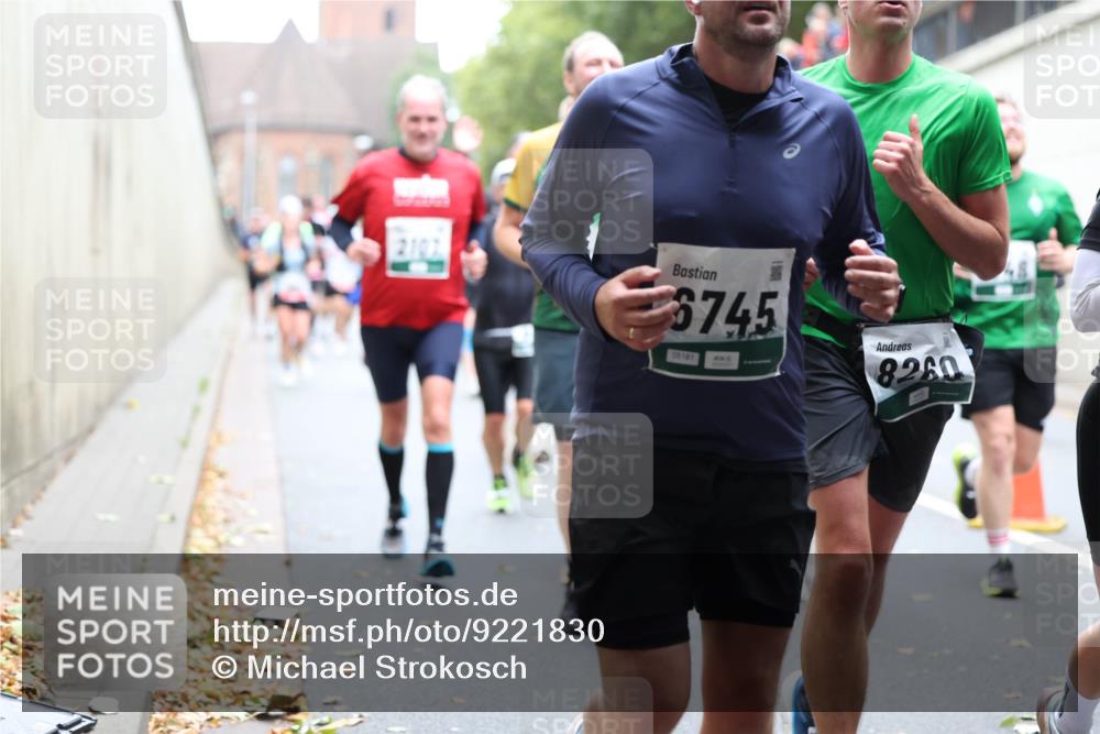05.10.2025 - 20. swb-Marathon Bremen Michael Strokosch http://msf.ph/oto/9221830 05.10.2025 12:57:07 Laufen 2107, 6745, 05181, 8260 meine-sportfotos.de