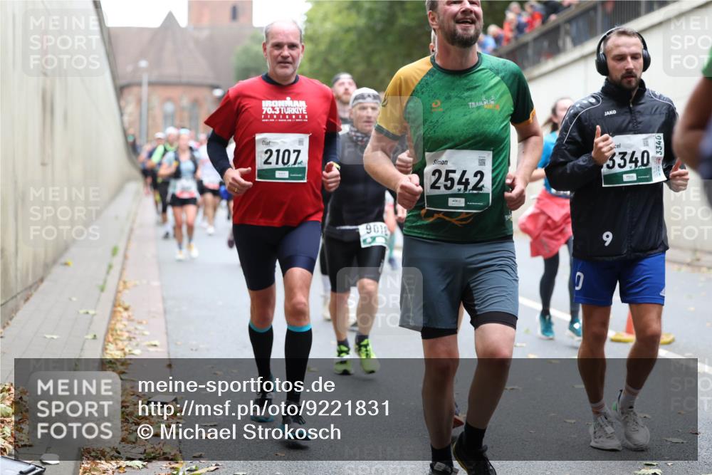 05.10.2025 - 20. swb-Marathon Bremen Michael Strokosch http://msf.ph/oto/9221831 05.10.2025 12:57:08 Laufen 70, 3, 2107, 9011, 2542, 3340, 9 meine-sportfotos.de