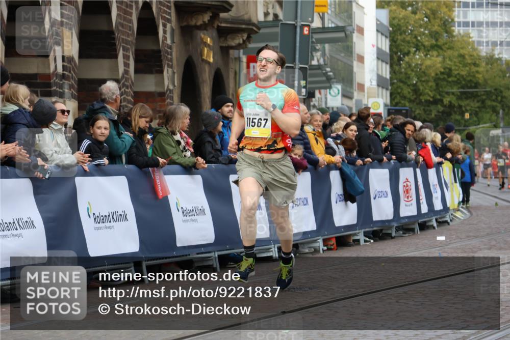 05.10.2025 - 20. swb-Marathon Bremen Strokosch-Dieckow http://msf.ph/oto/9221837 05.10.2025 10:40:08 Ziel 11567 meine-sportfotos.de