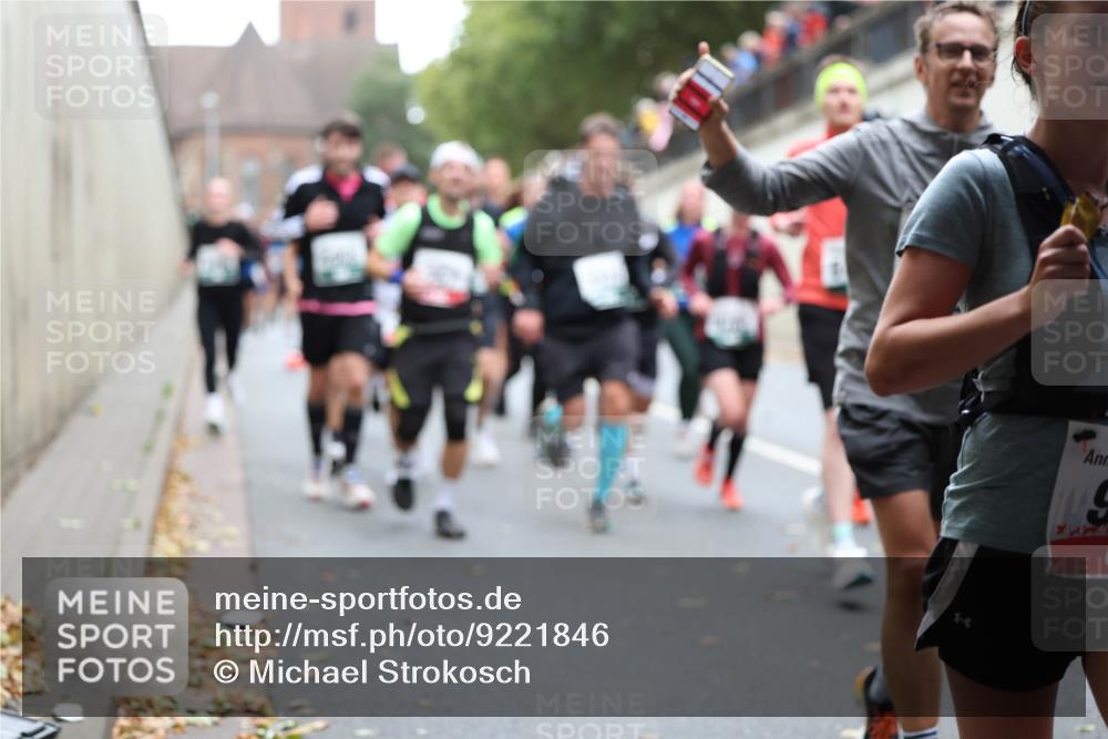 05.10.2025 - 20. swb-Marathon Bremen Michael Strokosch http://msf.ph/oto/9221846 05.10.2025 12:57:13 Laufen  meine-sportfotos.de