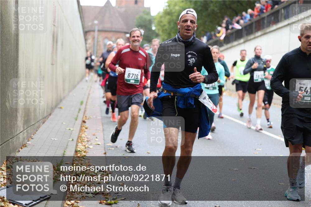 05.10.2025 - 20. swb-Marathon Bremen Michael Strokosch http://msf.ph/oto/9221871 05.10.2025 12:57:22 Laufen 8719, 541 meine-sportfotos.de