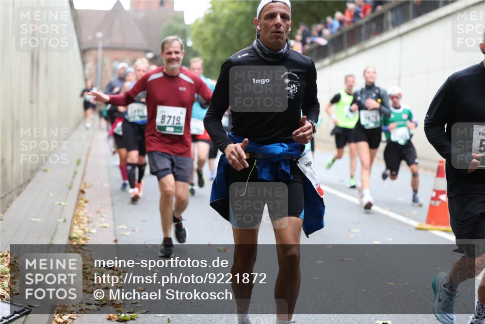 05.10.2025 - 20. swb-Marathon Bremen Michael Strokosch http://msf.ph/oto/9221872 05.10.2025 12:57:22 Laufen 8719, 5 meine-sportfotos.de