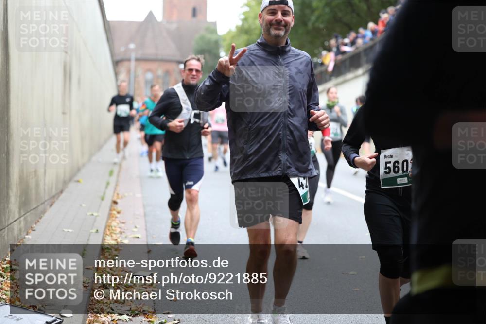 05.10.2025 - 20. swb-Marathon Bremen Michael Strokosch http://msf.ph/oto/9221885 05.10.2025 12:57:27 Laufen 47, 560 meine-sportfotos.de