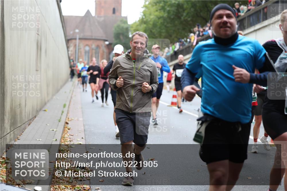 05.10.2025 - 20. swb-Marathon Bremen Michael Strokosch http://msf.ph/oto/9221905 05.10.2025 12:57:36 Laufen  meine-sportfotos.de