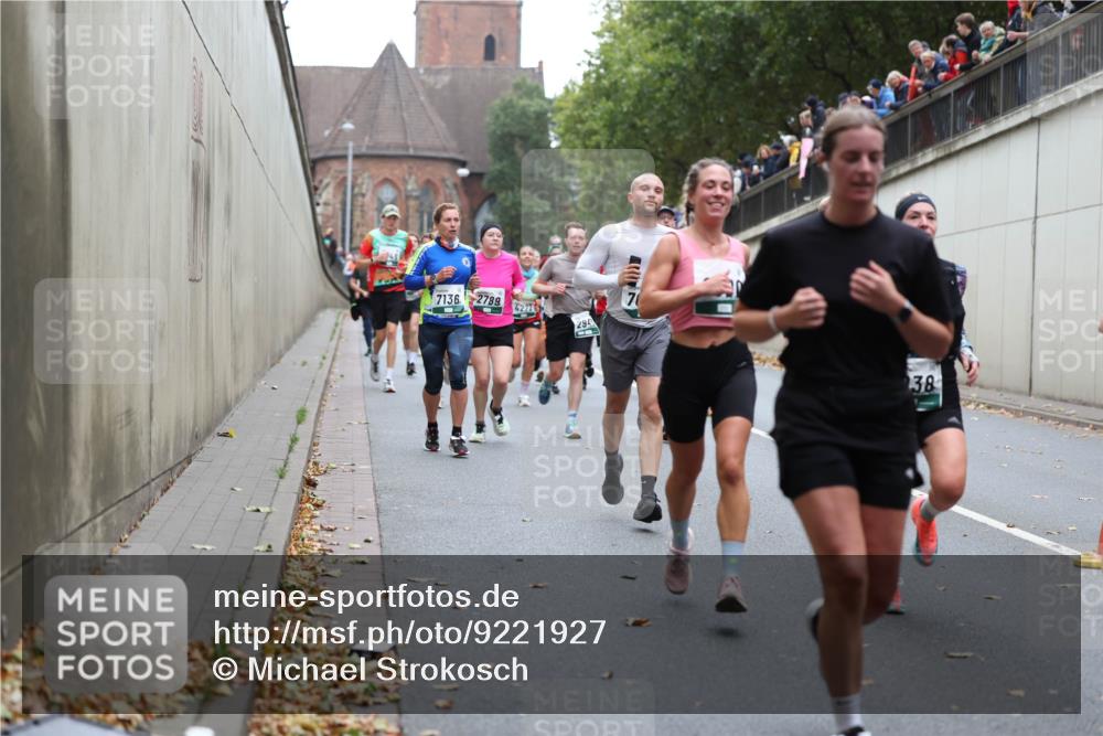 05.10.2025 - 20. swb-Marathon Bremen Michael Strokosch http://msf.ph/oto/9221927 05.10.2025 12:57:42 Laufen 71362789, 38 meine-sportfotos.de